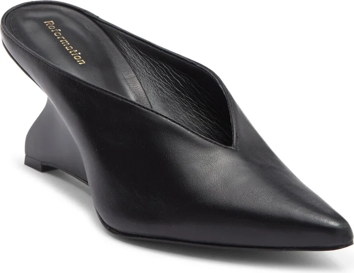 Wei Pointed Toe Pump