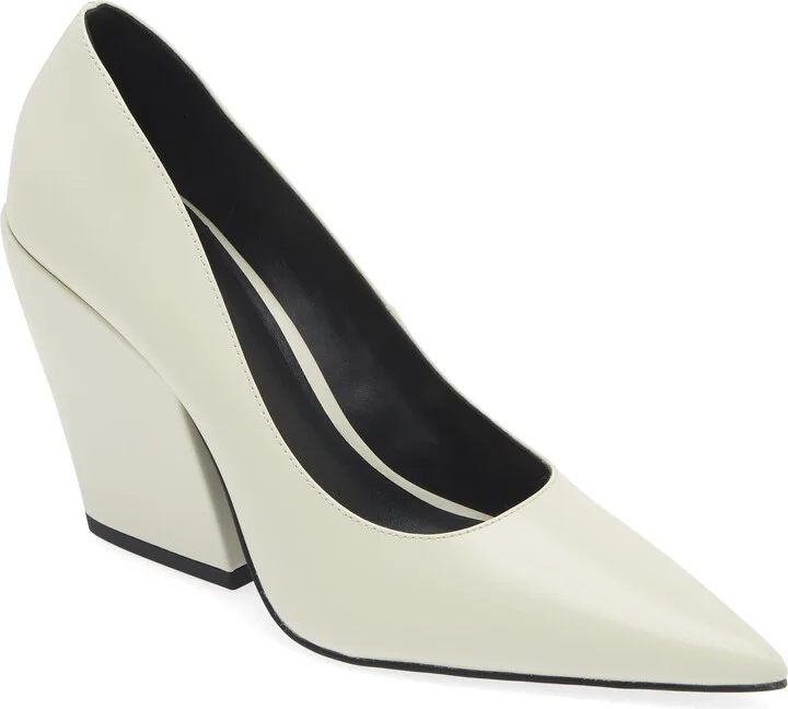 West Pointed Toe Pump