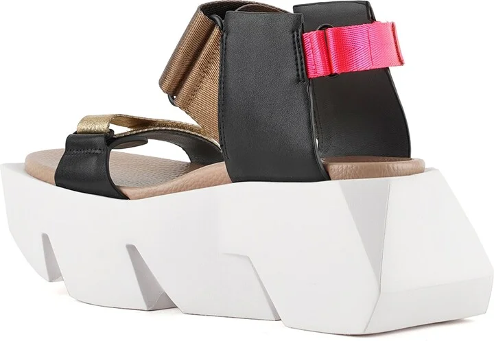 White / Black / Neutrals Bull Run - Connect - Image 5
