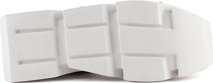 White / Black / Neutrals Bull Run - Connect - Image 7