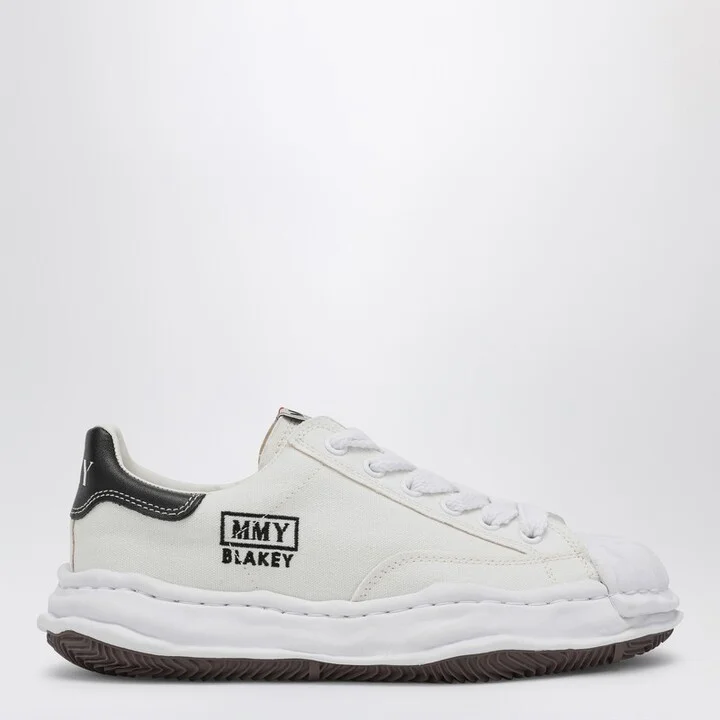 White canvas Blakey low-top sneakers