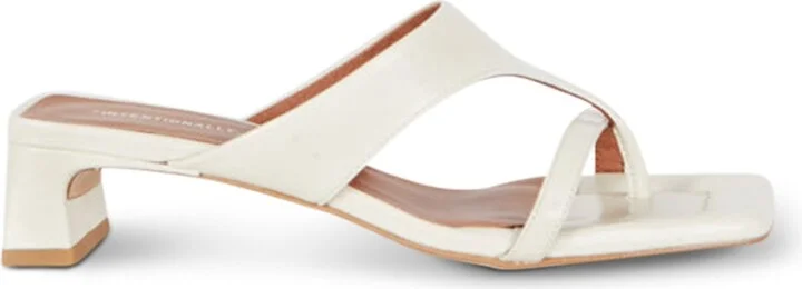 White Flume Heeled Sandal - Image 3