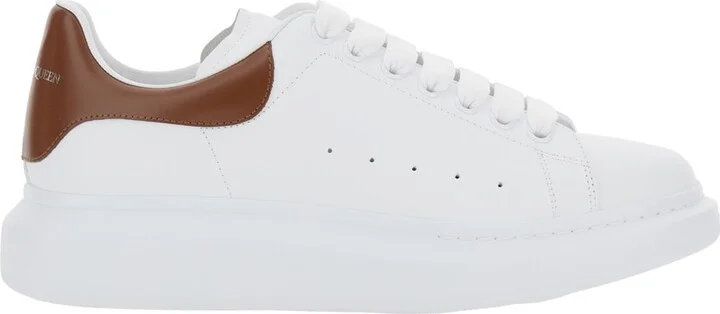 White Low-top Sneakers With Chunky Sole And Contrasting Heel Tab In Leather Man