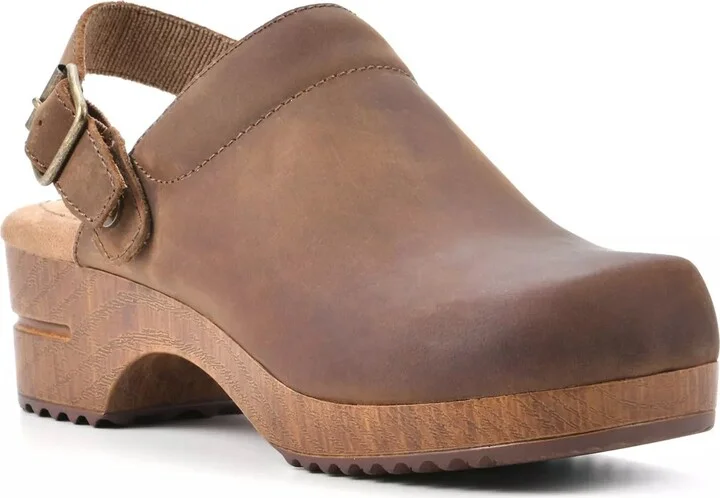 White Mountain Being Clog