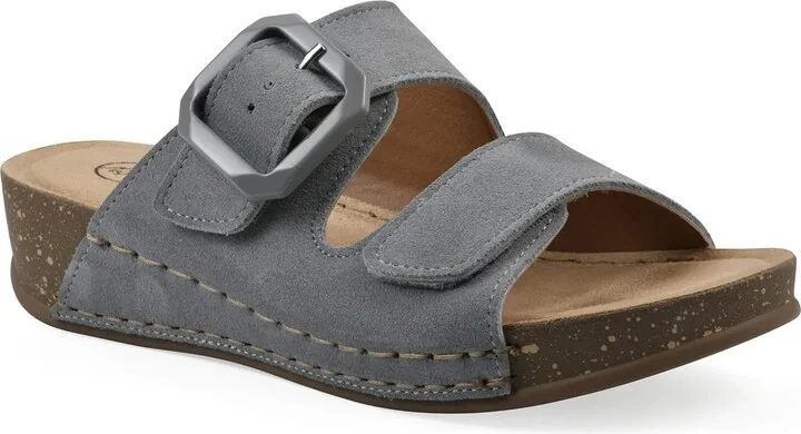 White Mountain Fearful Wedge Sandal