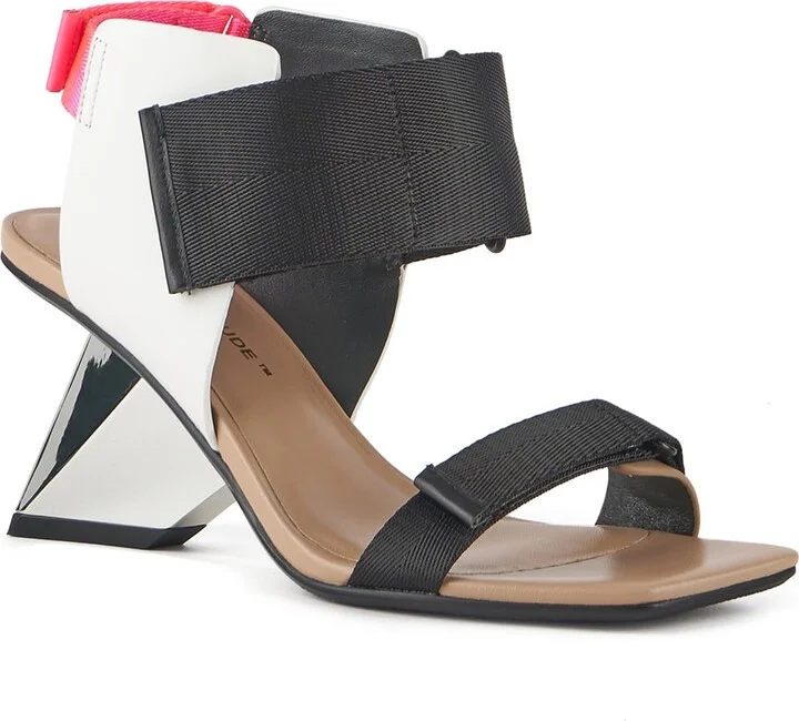 White / Neutrals / Black Rockit Run - Connect - Image 2