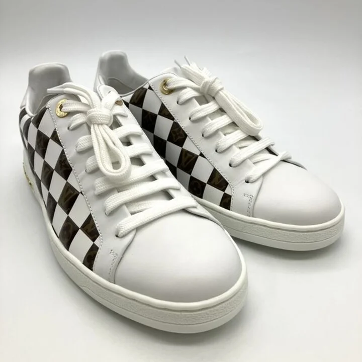 White Sneakers (Pre-Owned)