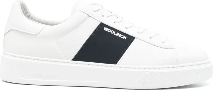 White Sneakers With Lace-Up Fastening
