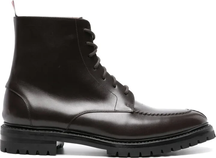 Wingtip boots