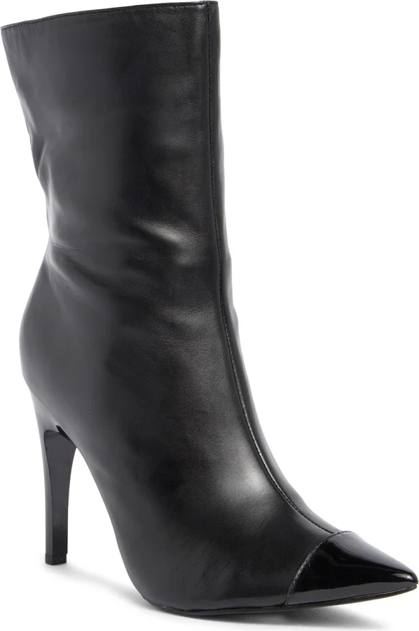 Winner Pointed Toe Boot