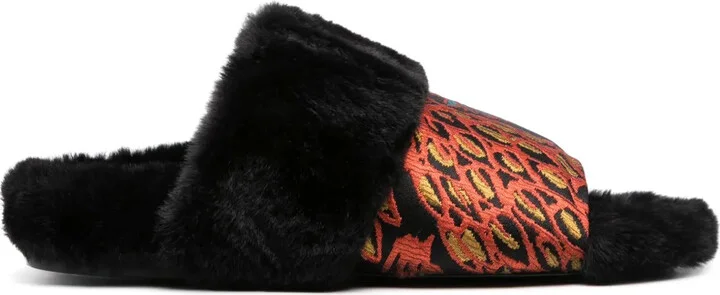 Winter jacquard slides