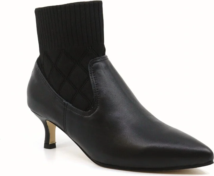 Women Ankle Sock Kitten Heel In Black