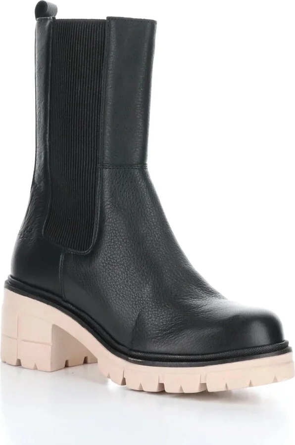 Women Brunas Boot In Black/pink