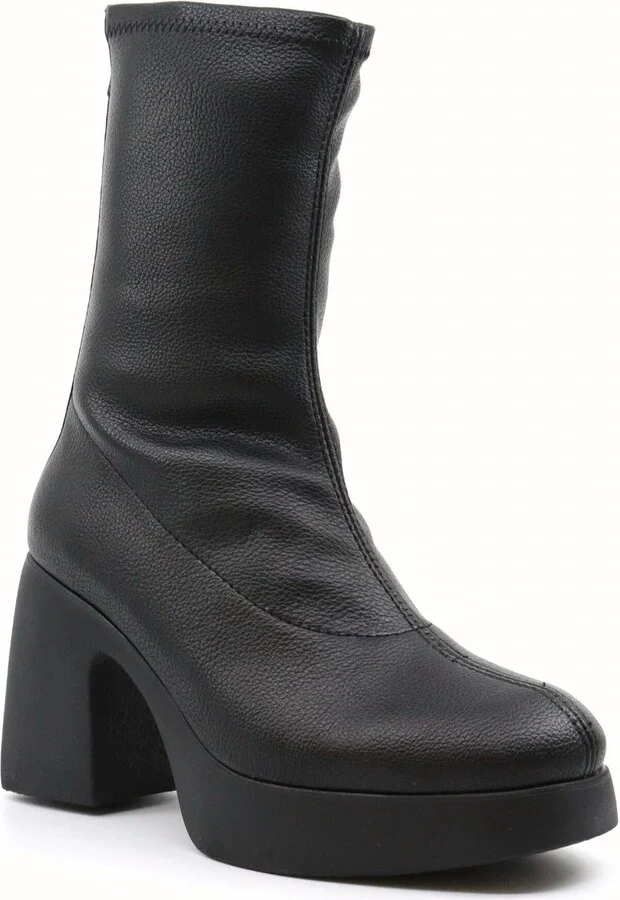Women Camelus Stretch Boot In Black