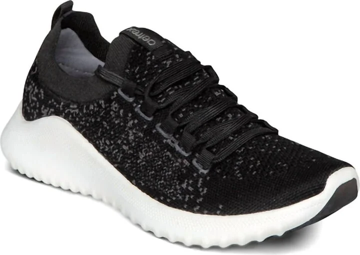 Women Carly Arch Support Sneaker In Black