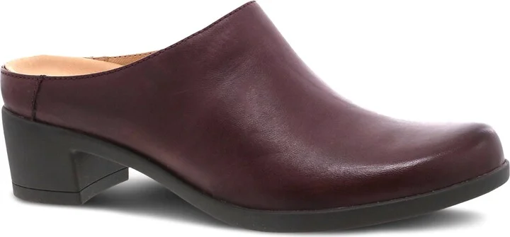 Women Carrie Burnished Nubuck Clogs In Wine
