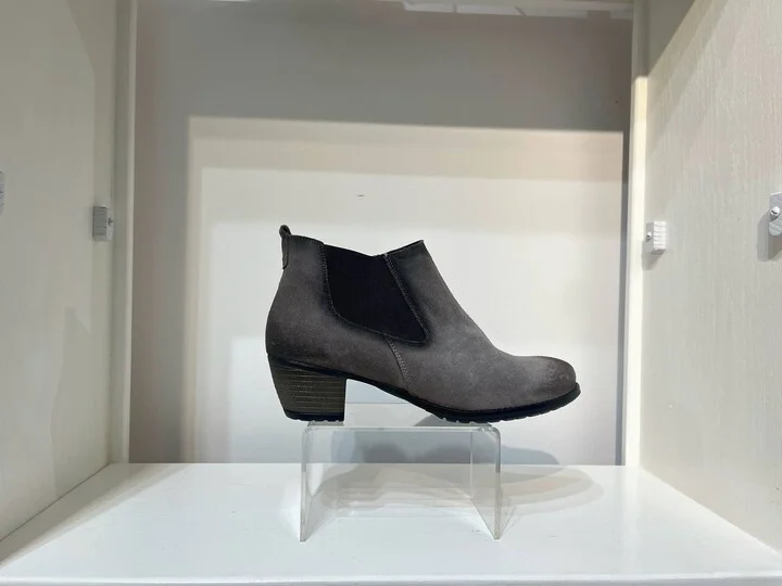 Women Charlie Boot In Grey