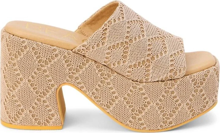 Women Como Platform Heel In Camel