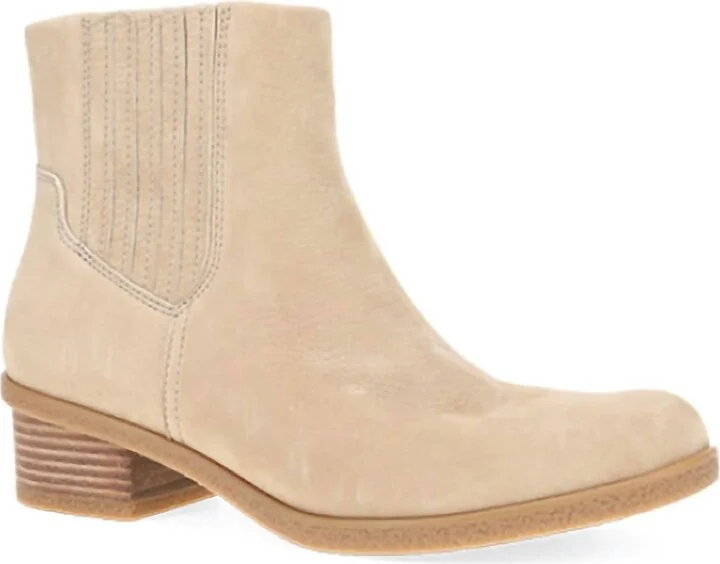 Women Daisie Boot In Sand