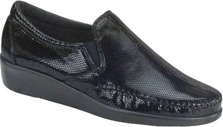 Women Dream Loafer Slip-On - Narrow Width In Black Snake