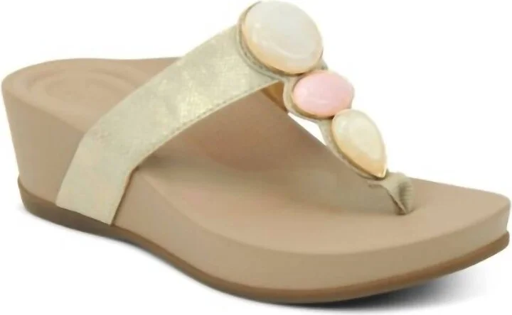 Women Elyse Wedge In Gold