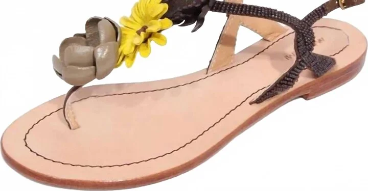 Women Flower Sandal In Brown