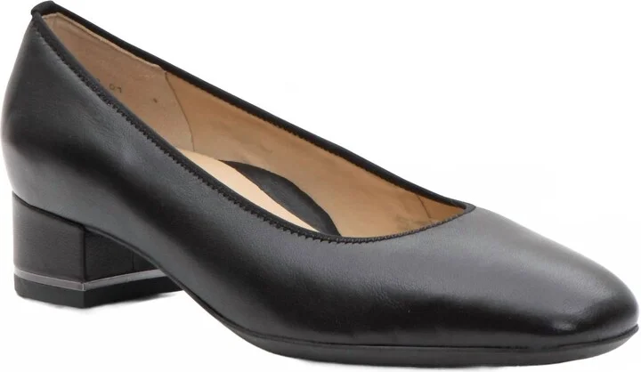 Women Gabrielle Shoes In Black