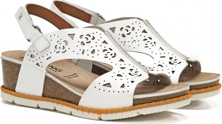 Women Gold Sandal In Texas Blanco