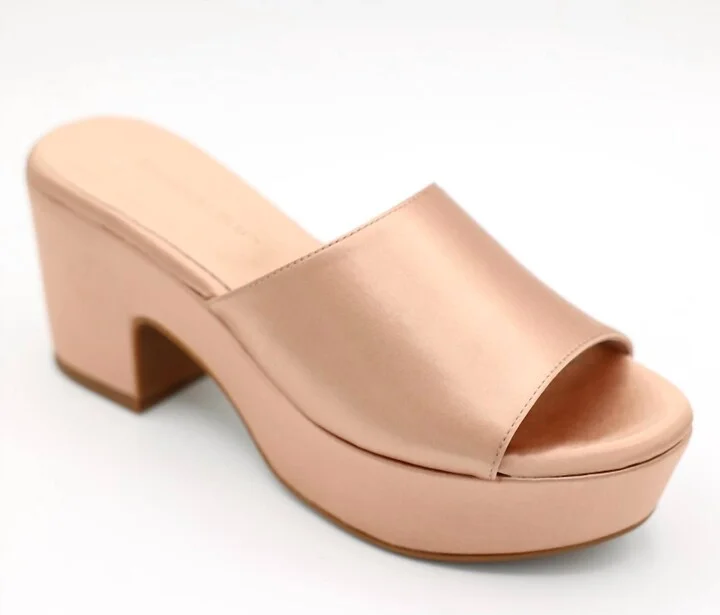 Women Golden Platform Heel Sandal In Nude Satin