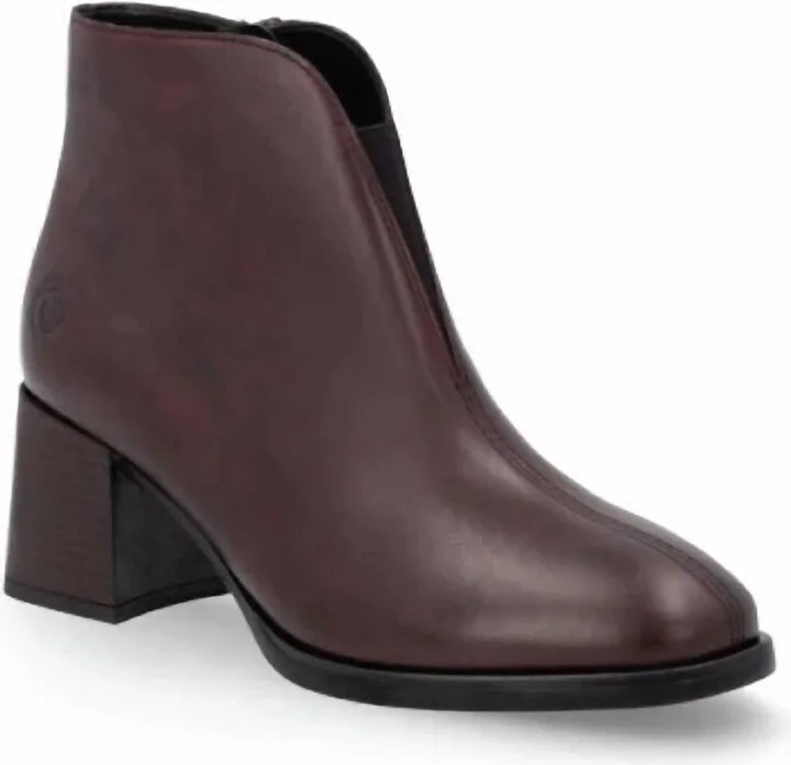 Women Gwyneth 81 Boot In Cerise