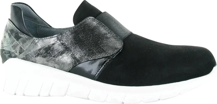 Women Intrepid Sneaker In Black Velvet/met Onyx