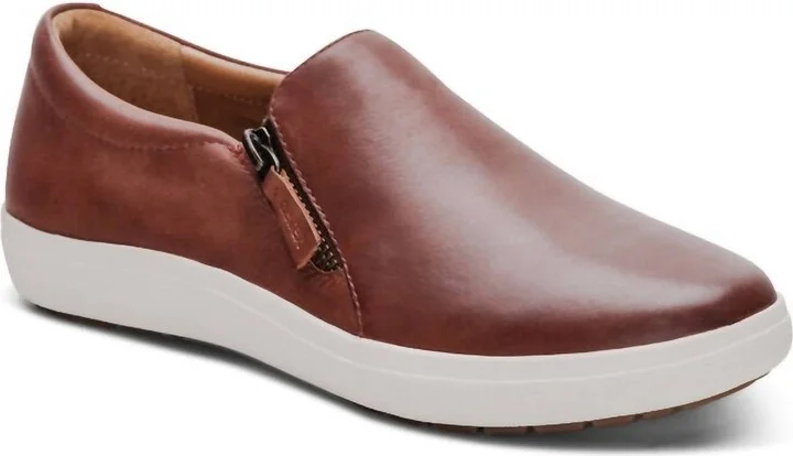 Women Jenna Slip-On Sneakers In Brown