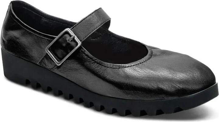 Women Joanne Flats In Black