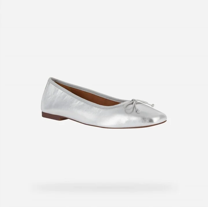 Women Marsilea Flats In Silver