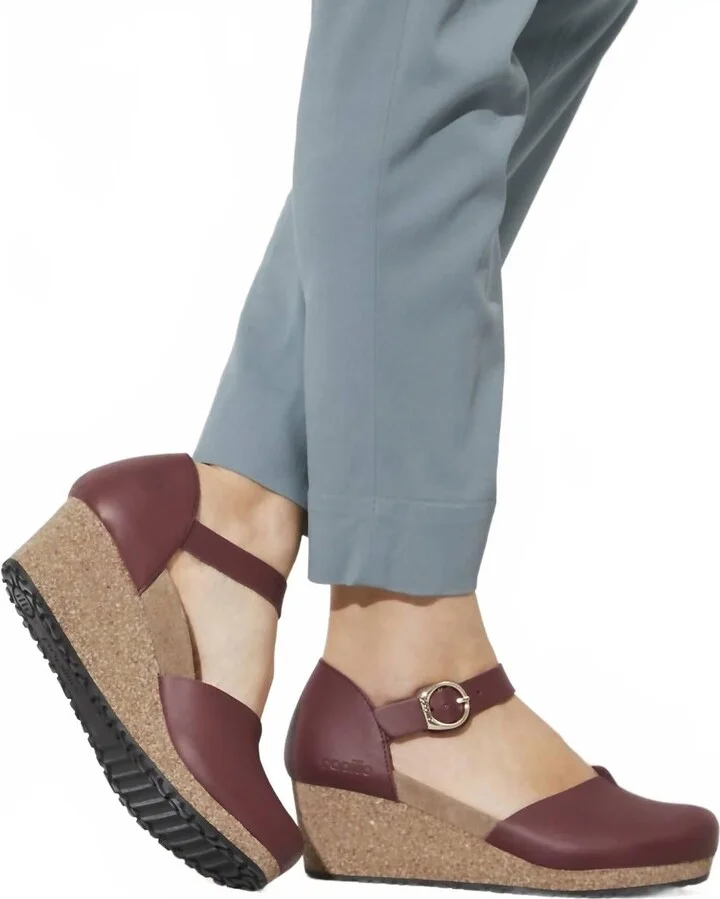 Women Mary Ring Buckle Sandal In Wine