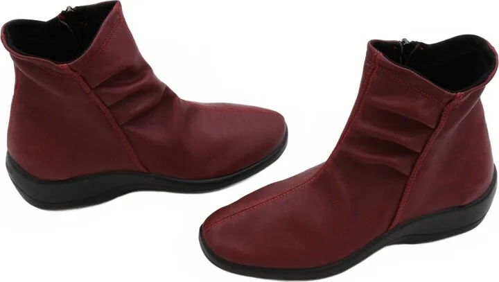 Women Paluma Boot In Cherry