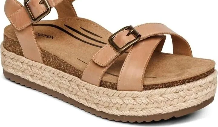 Women Paula Platform Sandal In Camel