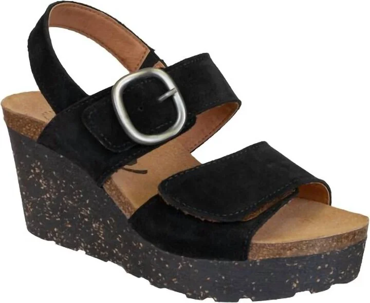 Women Peasant Wedge Sandals In Black