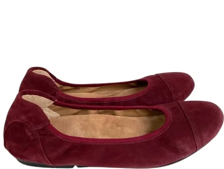 Women Prim Tina Cap Toe Ballet Flat In Burgundy