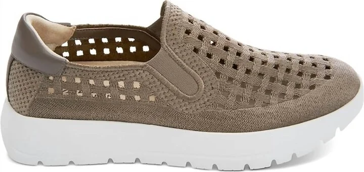 Women Quay Shoes In Taupe