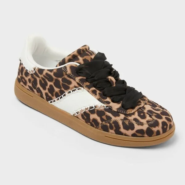 Women’s Spencer Fashion Sneakers with Memory Foam Insole – Universal Thread™ Dark Brown