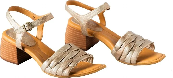 Women Shonie Sandal In Light Gold