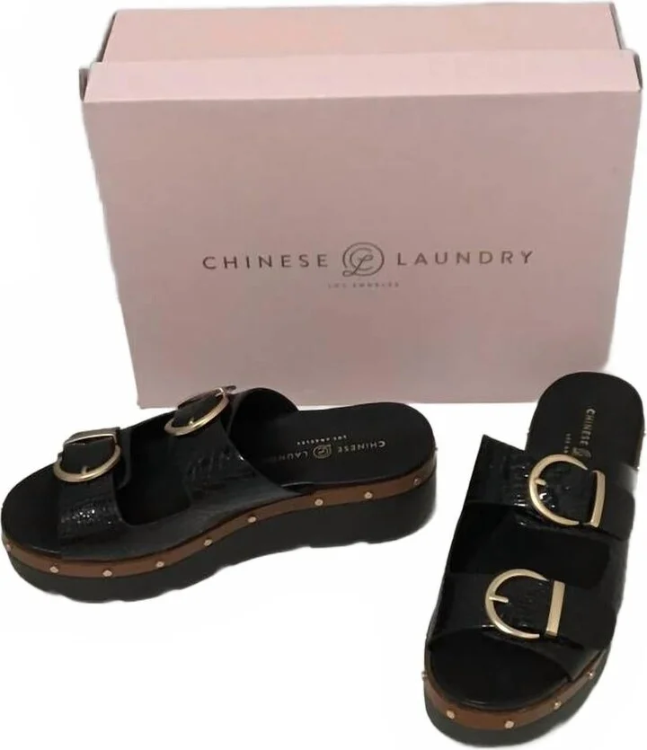 Women Surfs Up Sandal In Black