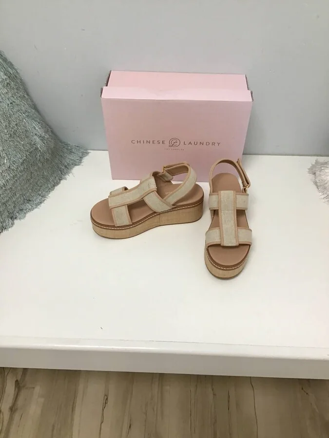 Women Swell Wedge Sandal In Neutral