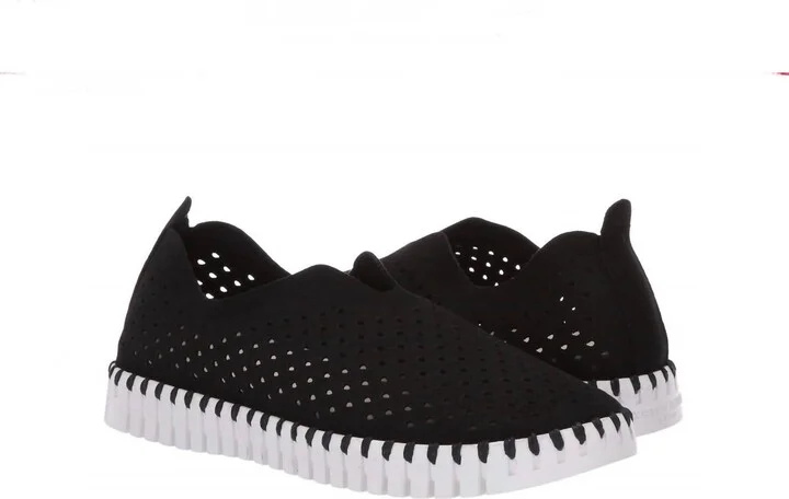 Women Tulip 139 Slip On Shoe In Black