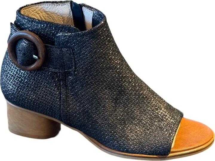 Women Vienna Bootie In Black