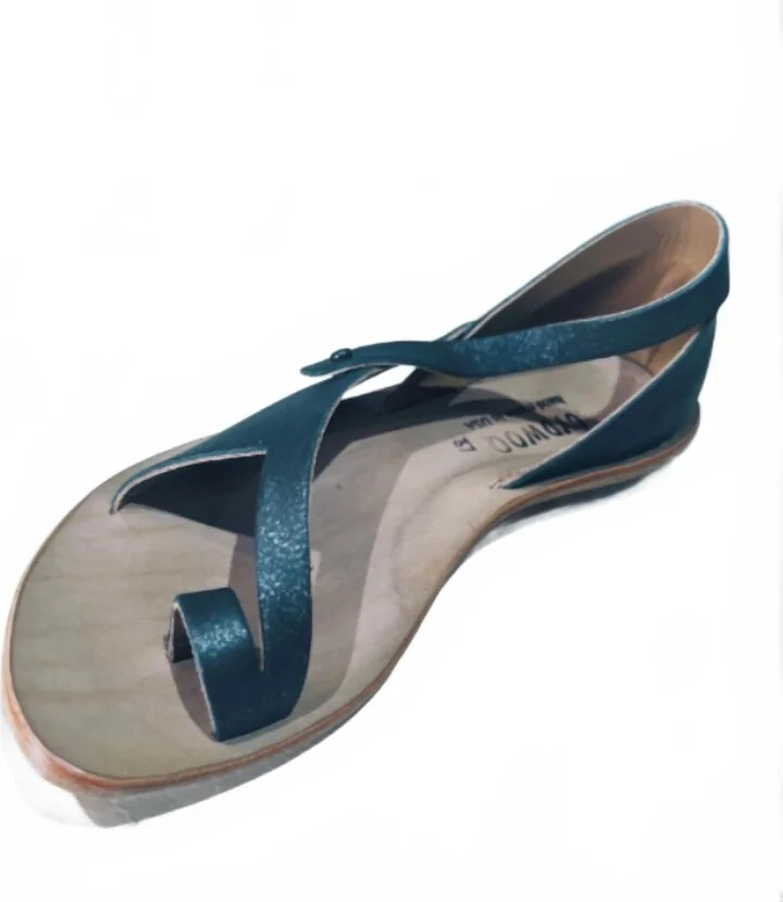 Women Voter Sandal In Silver