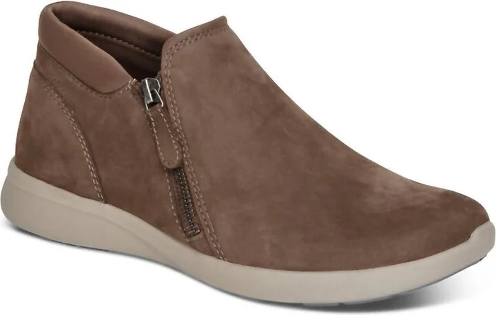 Women's Addie Arch Support Boot In Brown
