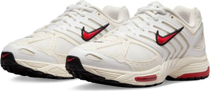 Women's Air Pegasus 2005 Sneakers In White Gym Red