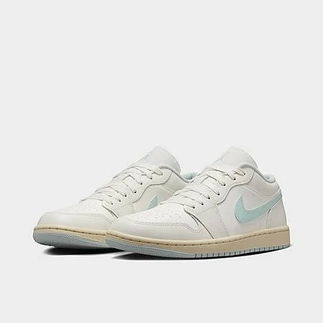Women's Air Retro 1 Low Casual Shoes - Image 2